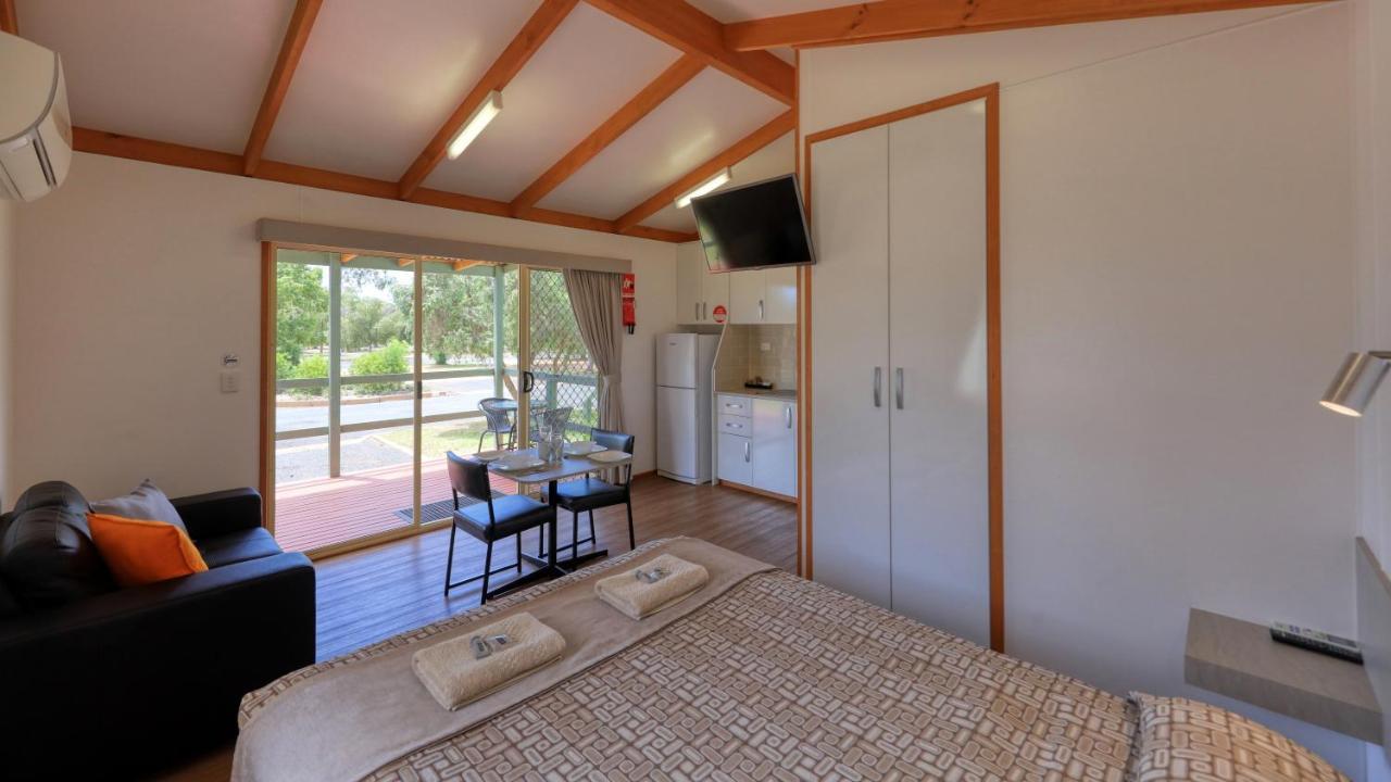 Cobar Caravan Park ภายนอก รูปภาพ